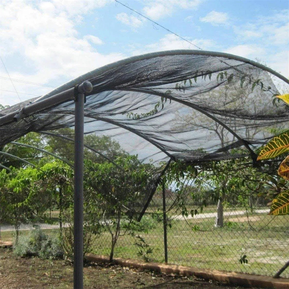 Garden Shade Cloth – UV Resistant Sunblock Fabric with Clips for Plants & Outdoor Protection